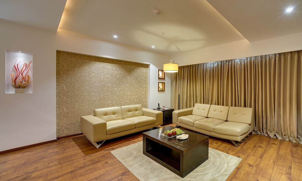 Ramee Grand 38/55