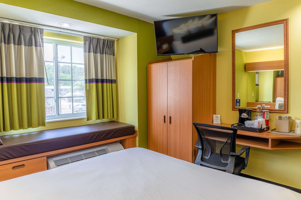 Microtel Inn Suites Kingsland 19/55