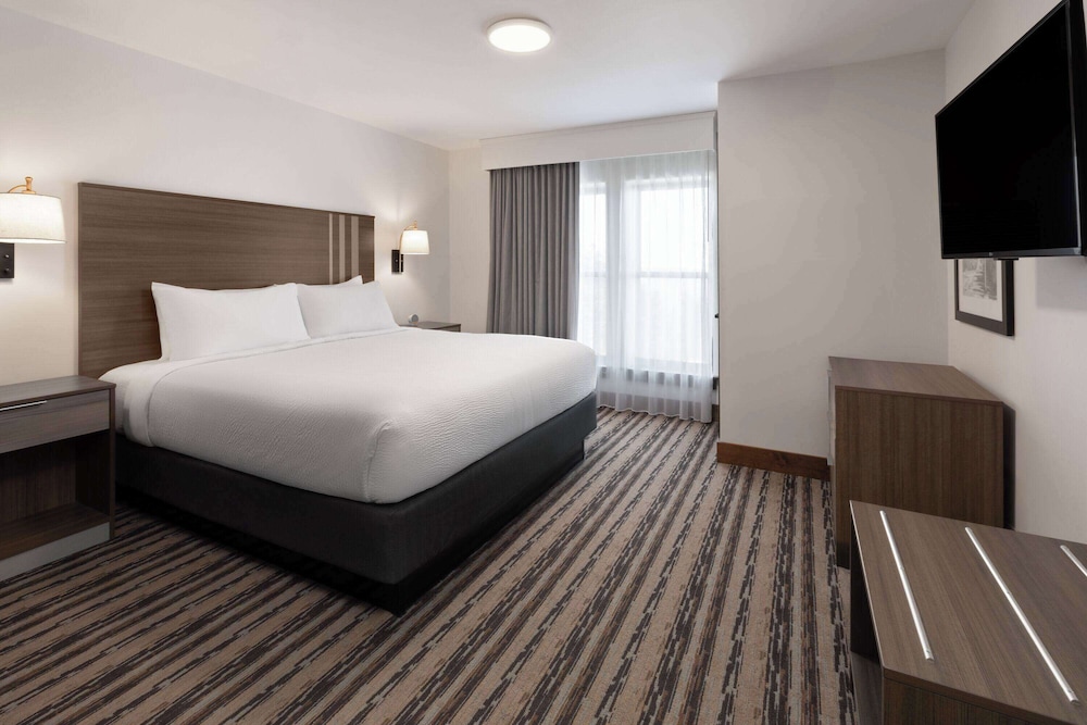 Lodge, Suite, 2 King Beds, Sunset View, Sofa