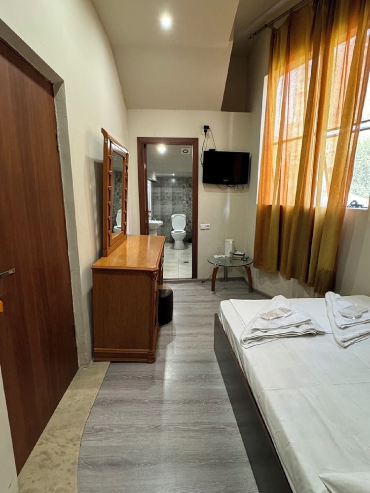 Bella Hotel 26/50