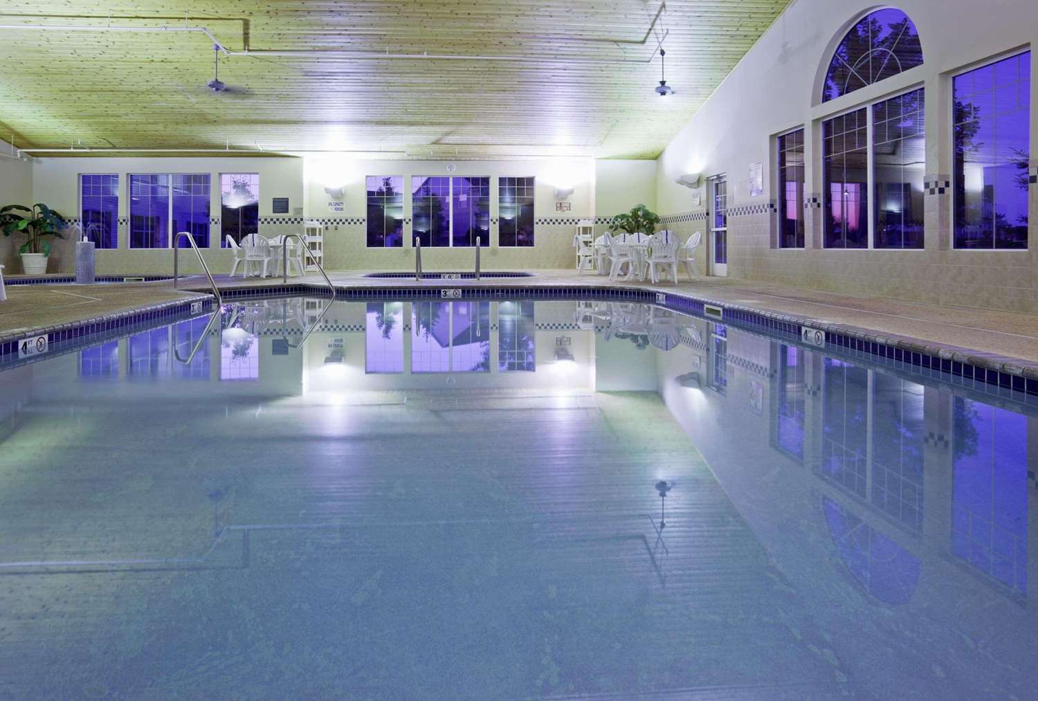 Country Inn & Suites by Radisson Albertville near Outlet Mall 5/21