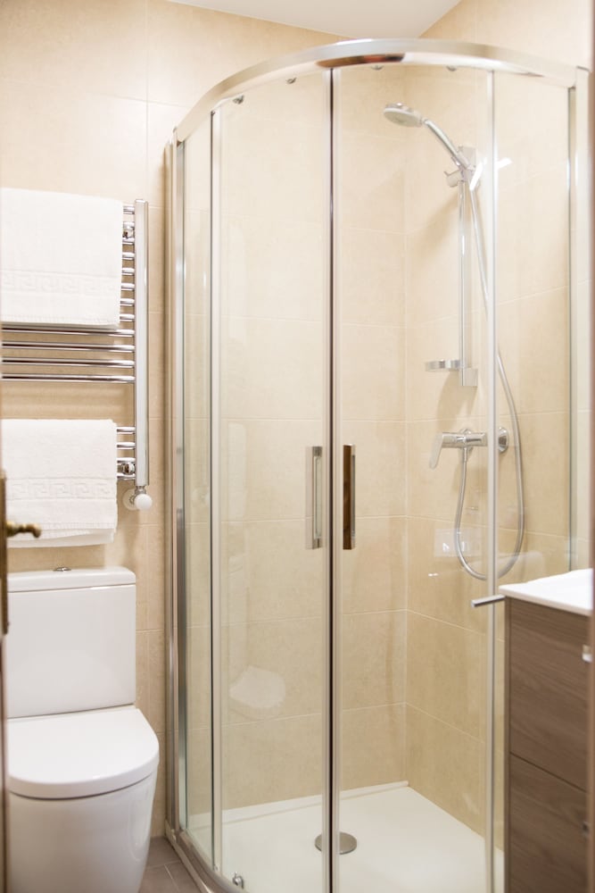 Linares Rooms Santiago 63/66