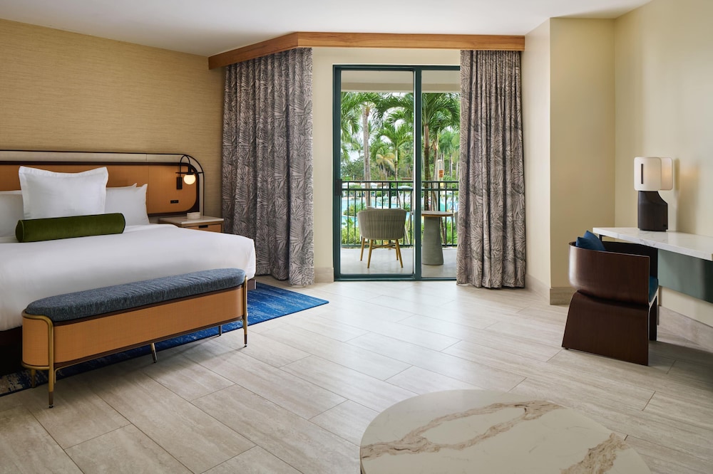 Ocean, Suite, King Bed, Sofa