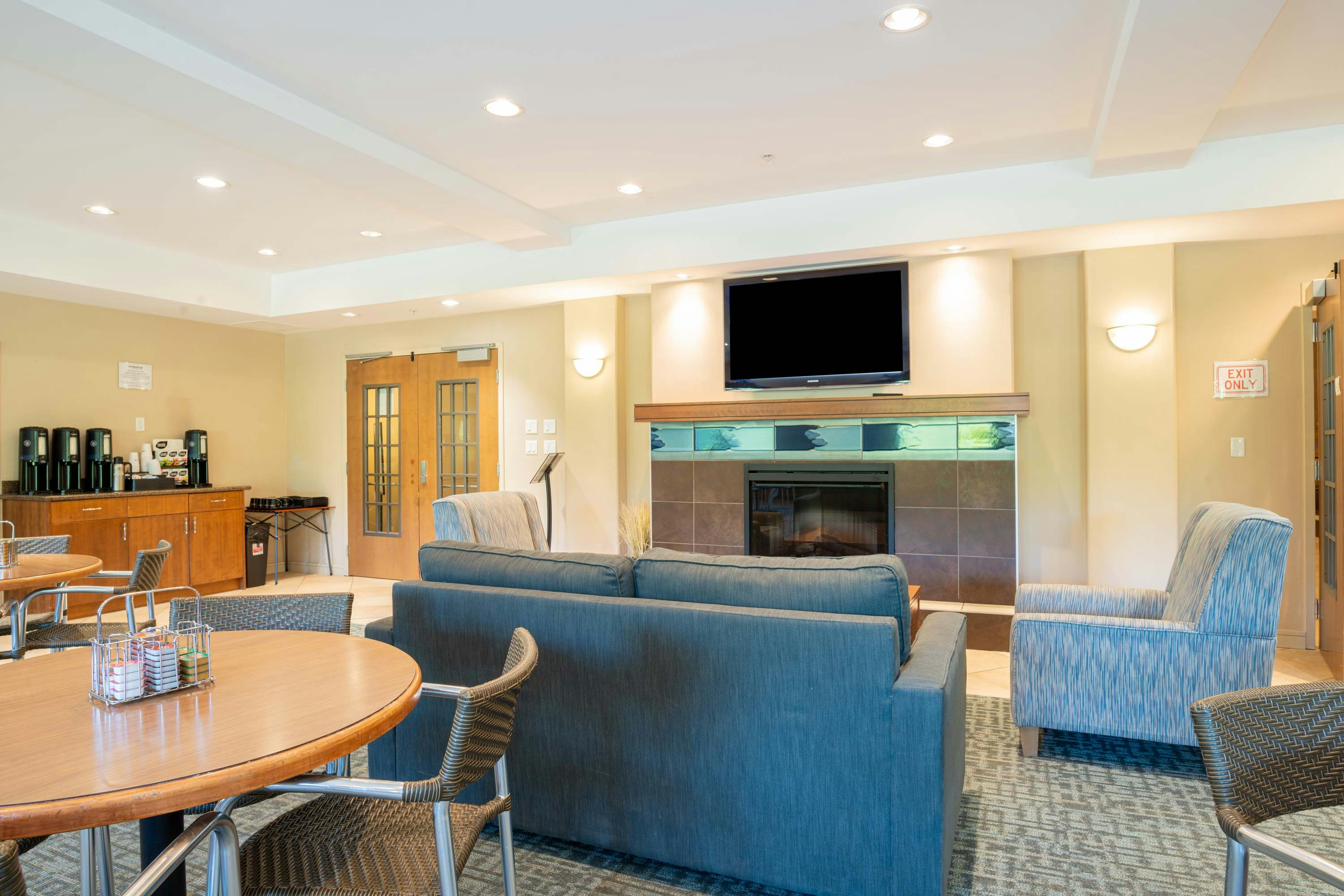 Sandman Hotel Suites Squamish 40/46