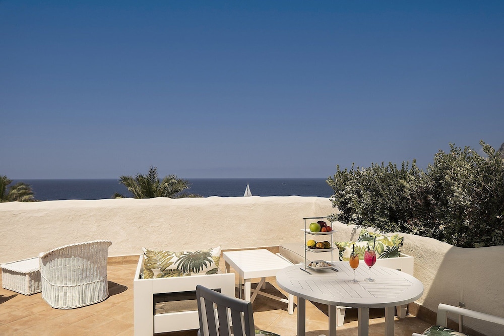 Therasia Resort Sea And Spa 3/100