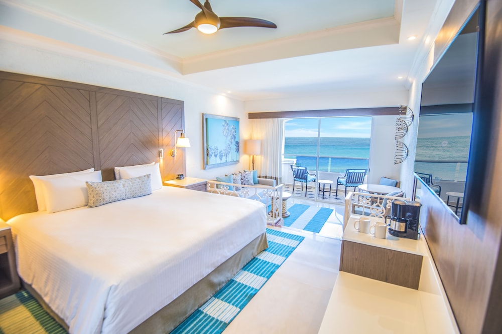 Junior Suite, Deluxe, King Bed, Lagoon View