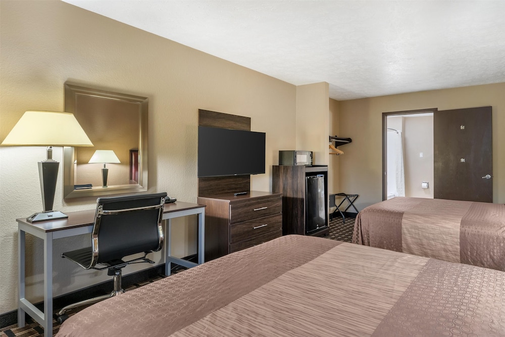 SureStay Hotel by Best Western Summersville 35/50