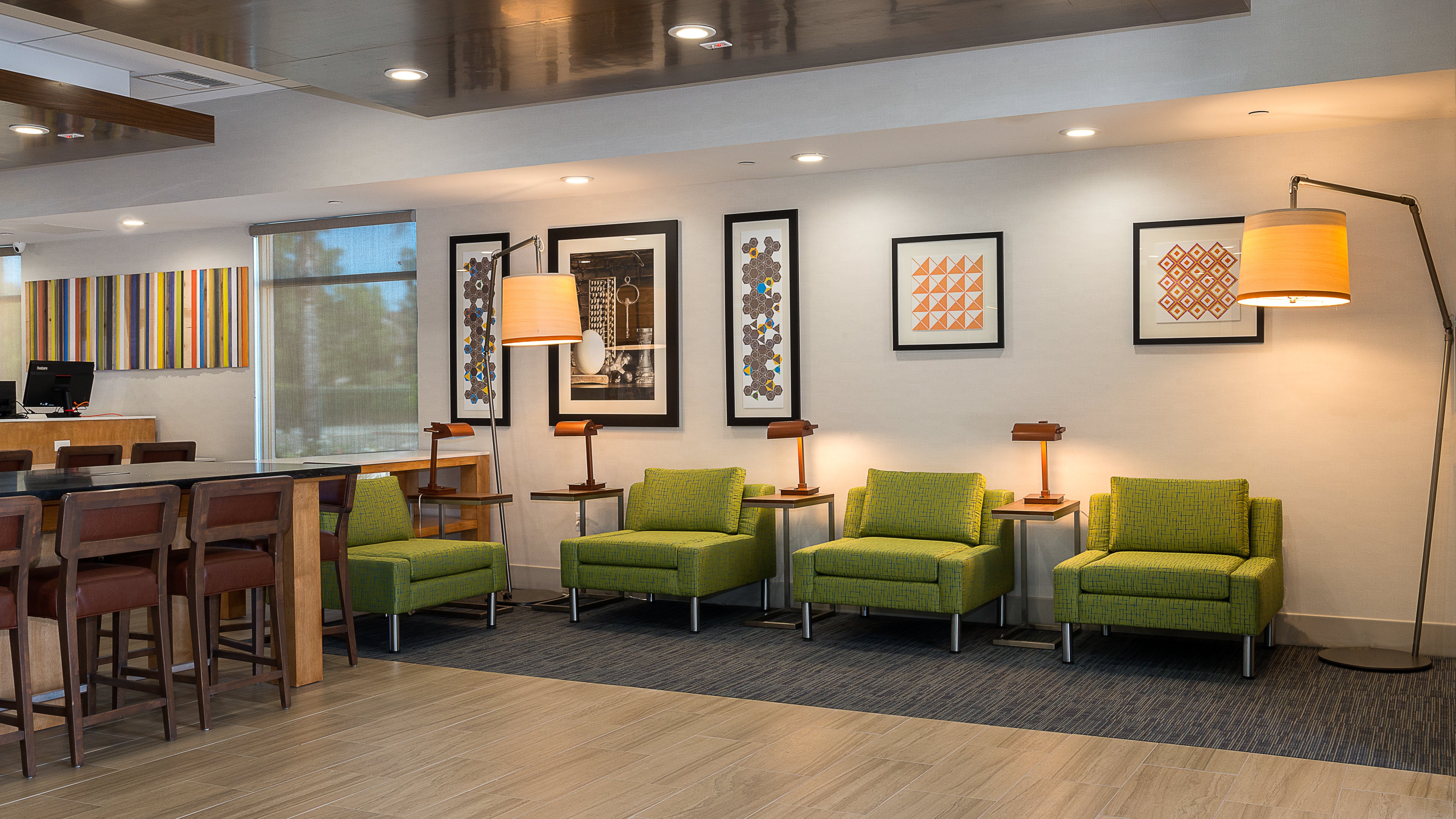 Holiday Inn Express Fullerton Anaheim 32/46
