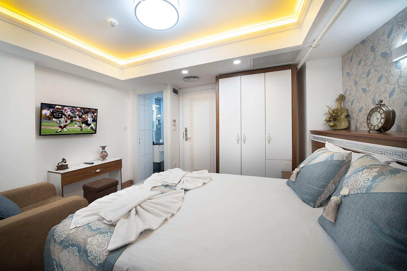 Economy, Double Bed, Sofa