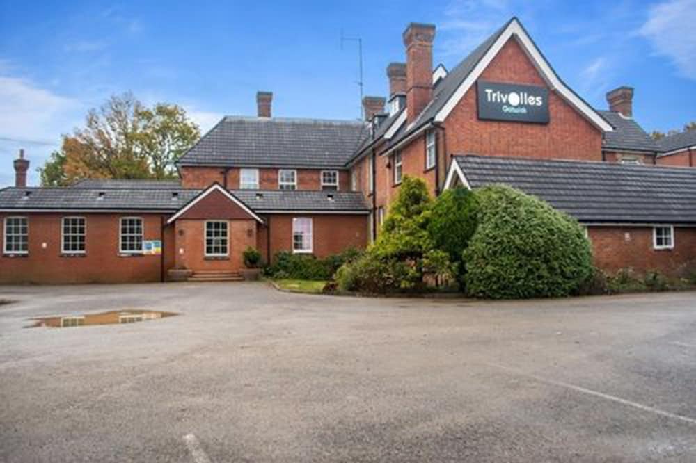 Trivelles Gatwick 33/36