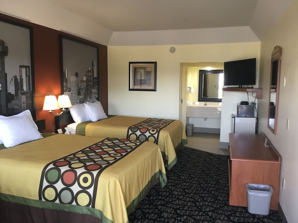Super 8 by Wyndham Fairfield, TX 6/36