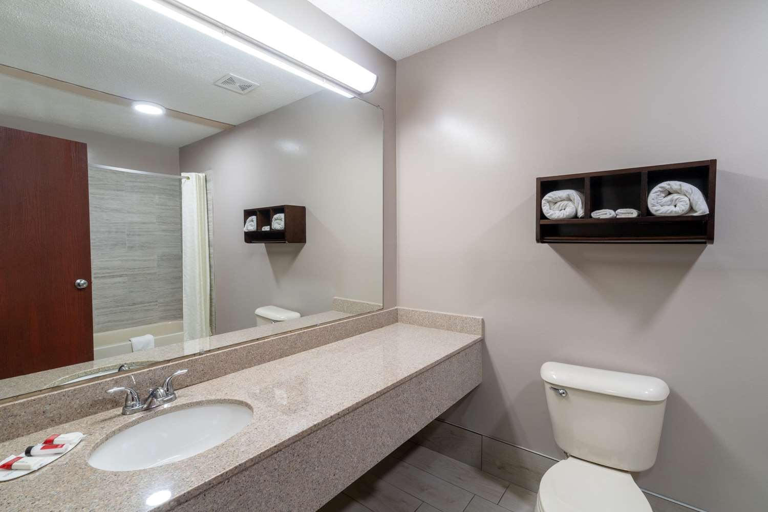 Super 8 by Wyndham Shepherdsville / Louisville South I65 25/32