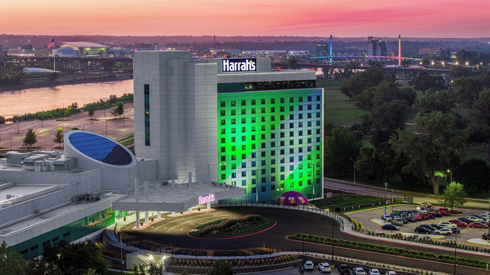 Harrah's Council Bluffs - A Caesars Rewards Destination 2/54