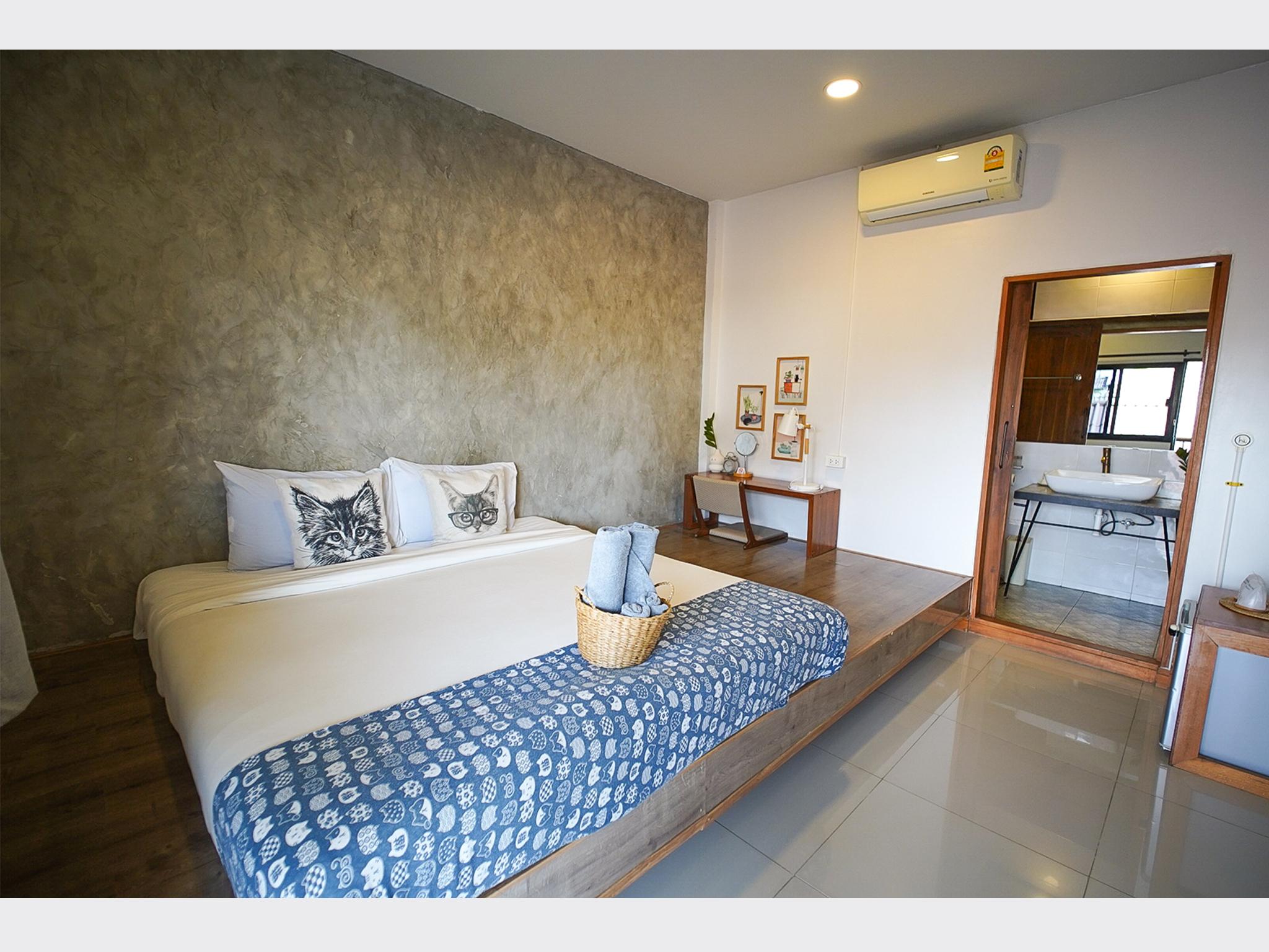 Sleepy House 13/66