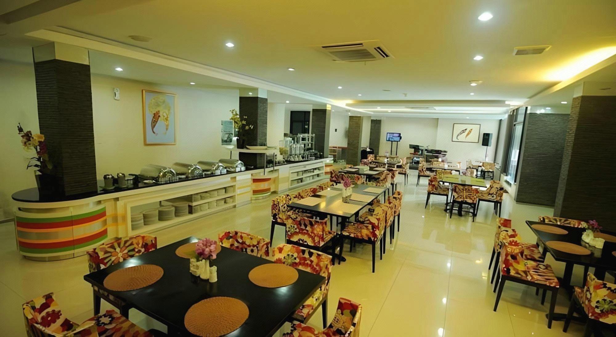 Swarna Dwipa Hotel 42/54