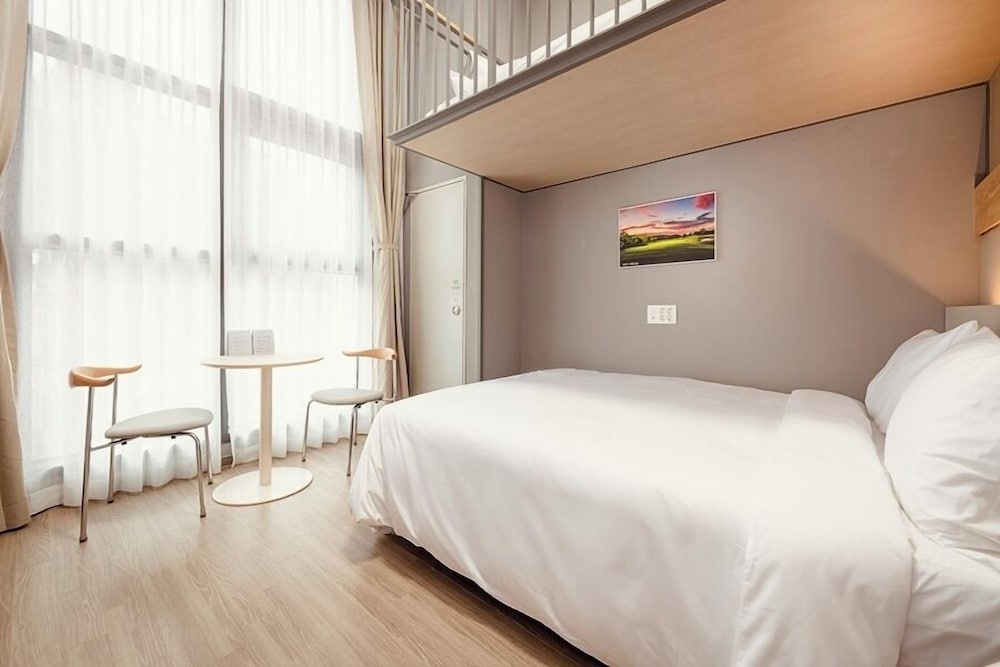 Sollago Myeongdong Hotel and Residence 15/50