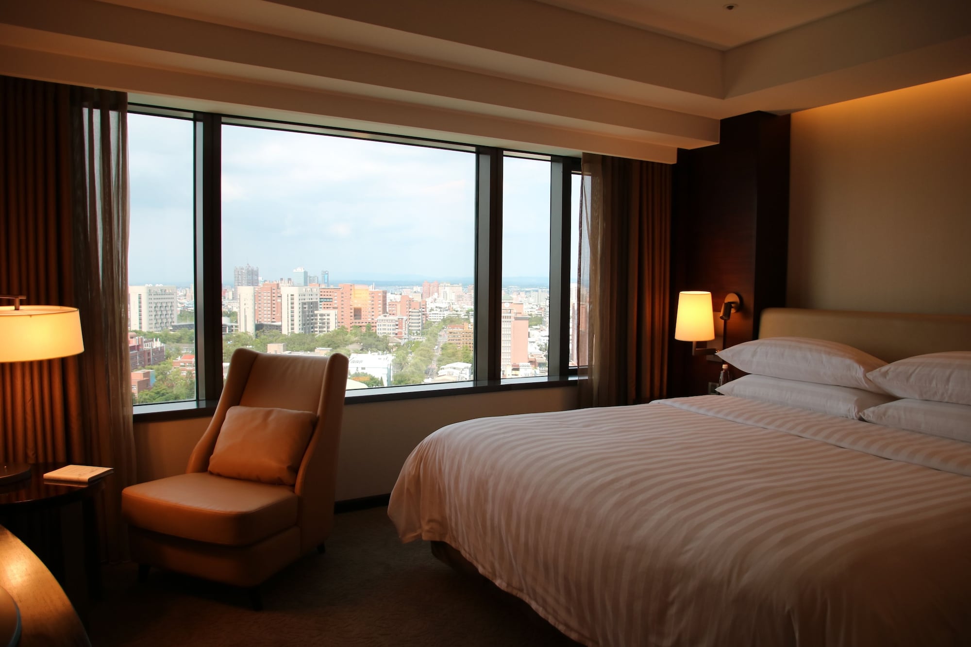 Plaza, Suite, King Bed, Lounge Access