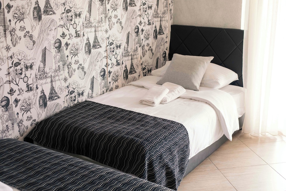Cattaroom Apartments 22/76