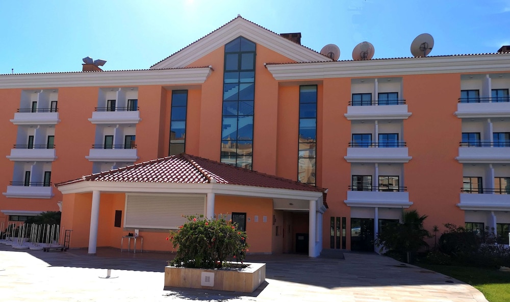 Riviera Hotel Carcavelos in CASCAIS