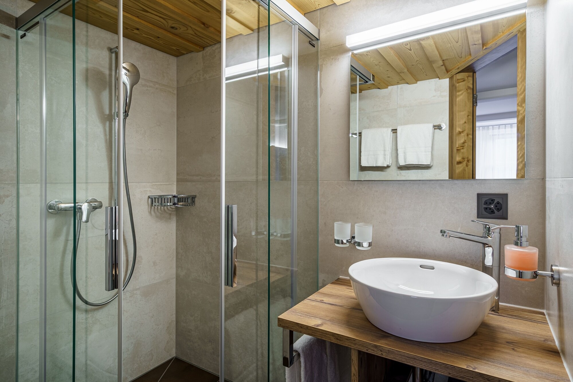 شاليه سوبيريور بسريرين منفصلين، Hotel Alpenblick 7/10