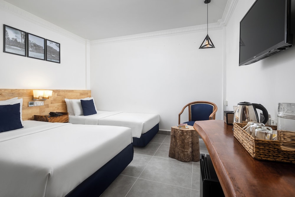 Standard, Twin Beds, No Window، Pacific Hotel 4/10