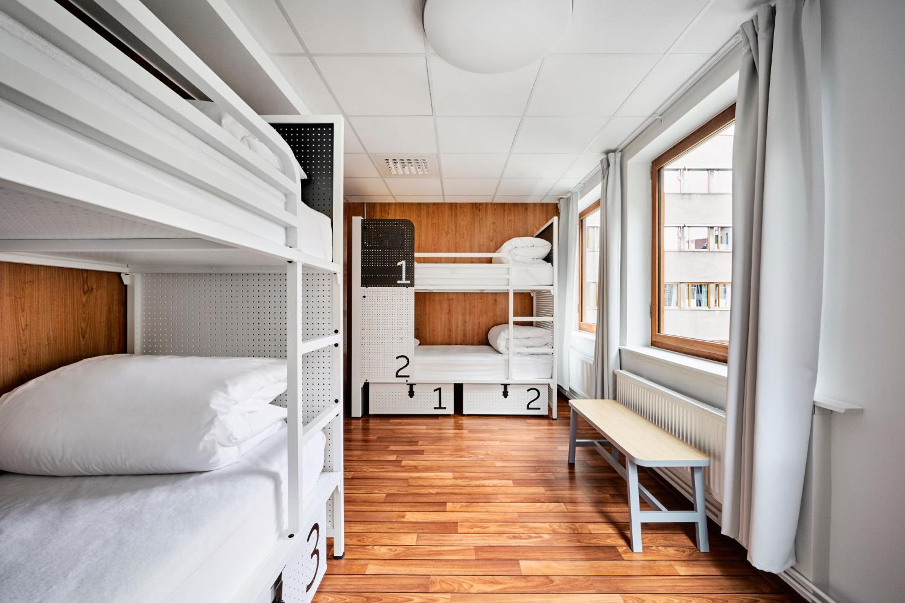 Private, Mixed Dorm, 4 Beds