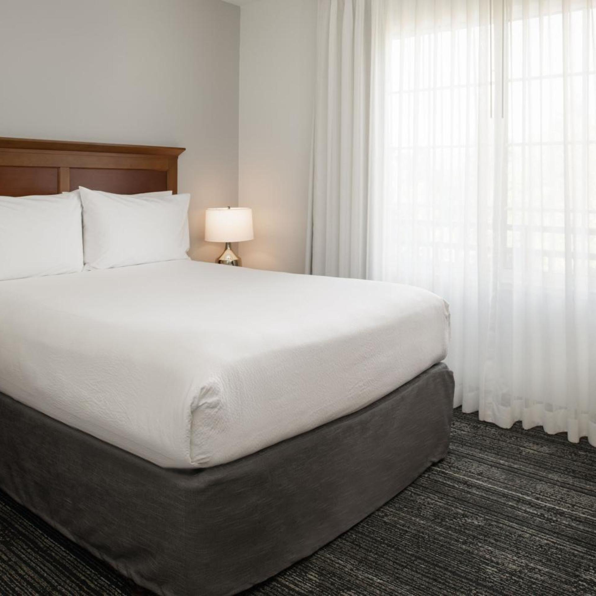 1 Bedroom, Suite, Queen Bed