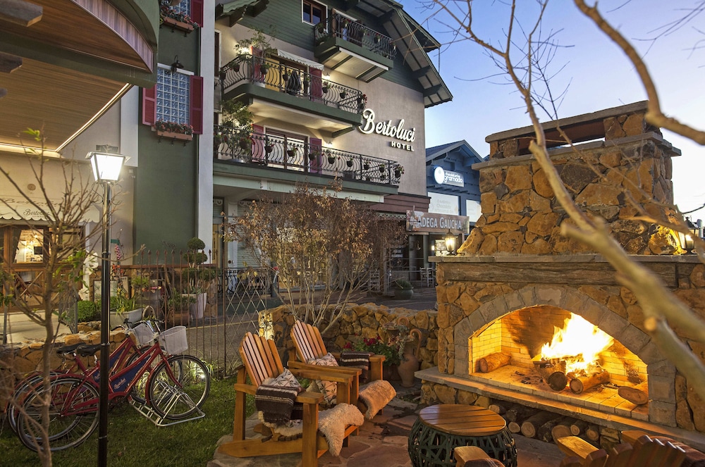 Hotel Bertoluci 66/69