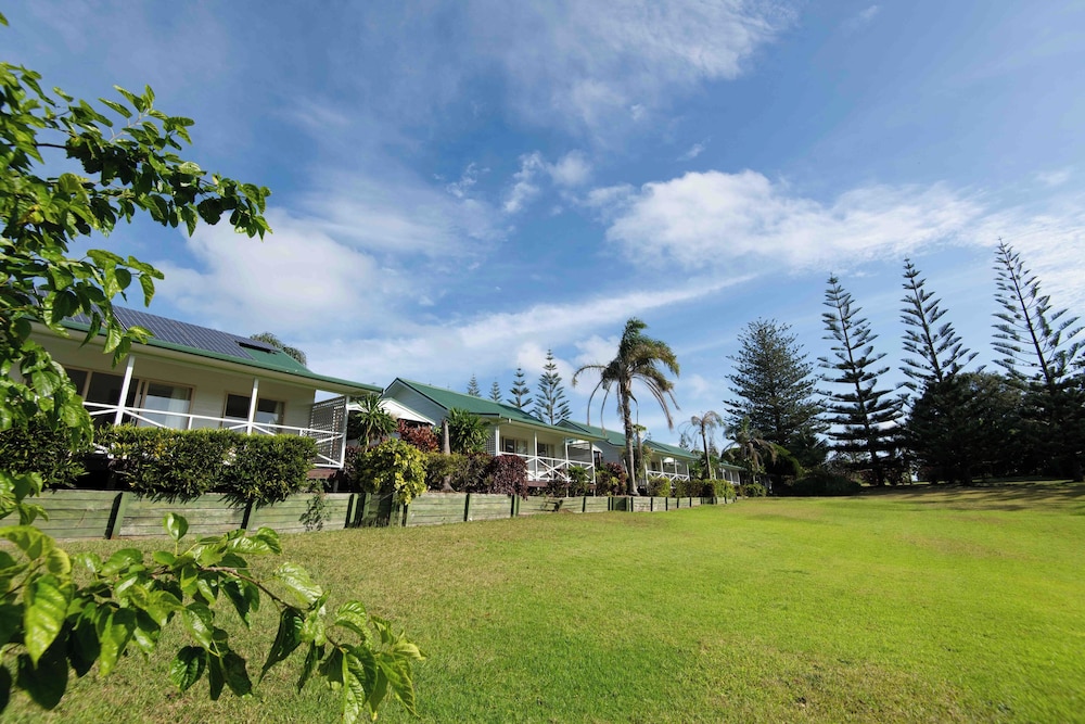 Poinciana Cottages 41/50