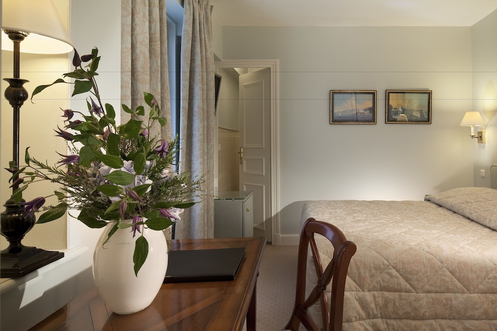 Le Relais Saint Honore 28/42