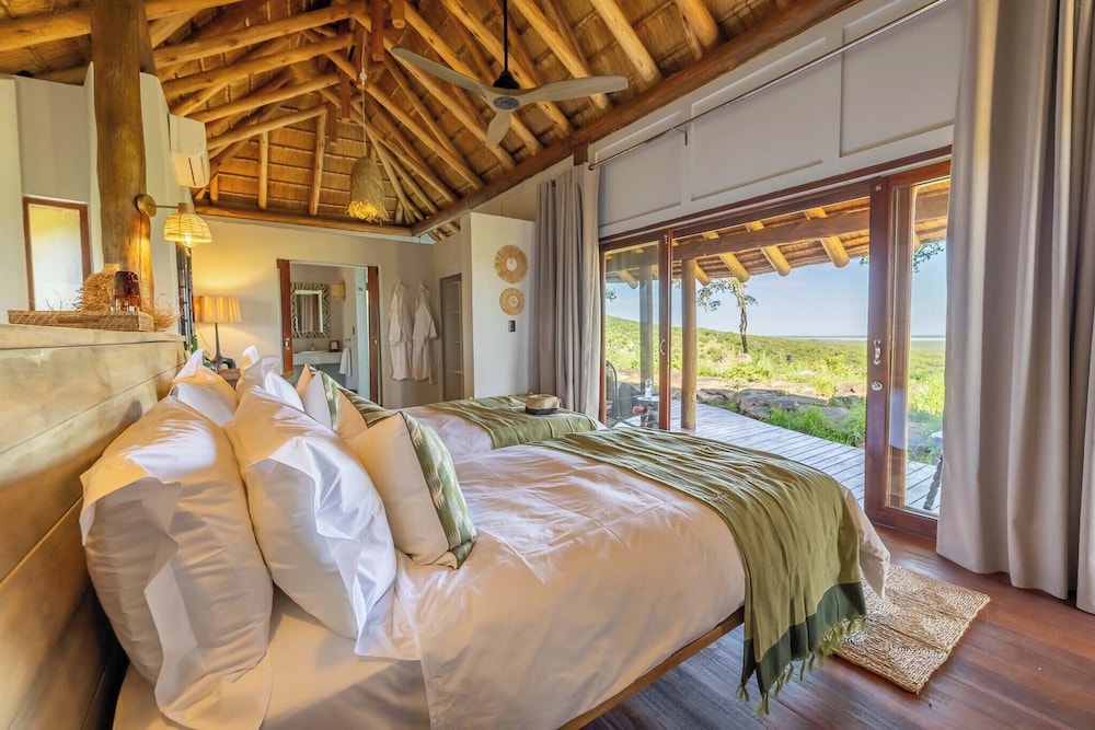 Buffalo Ridge Safari Lodge 9/50