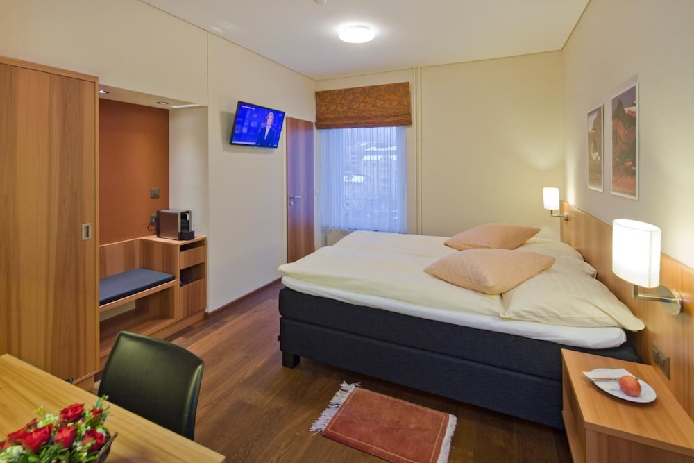 Hotel Ambassador 25/62
