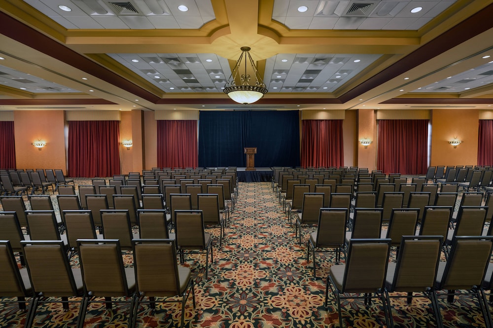 Renaissance Tulsa Hotel And Convention Center 48/49