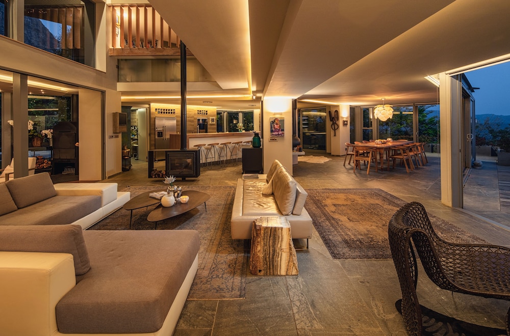 Spanish Farm Guest Lodge 60/90