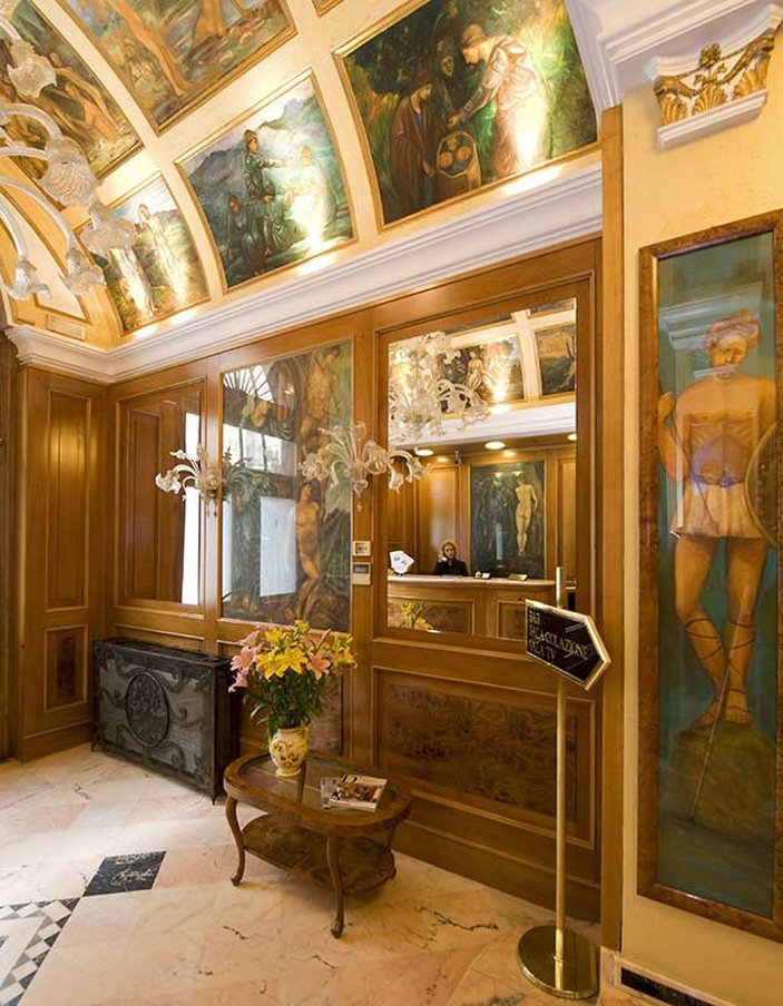 Joli Hotel 6/50