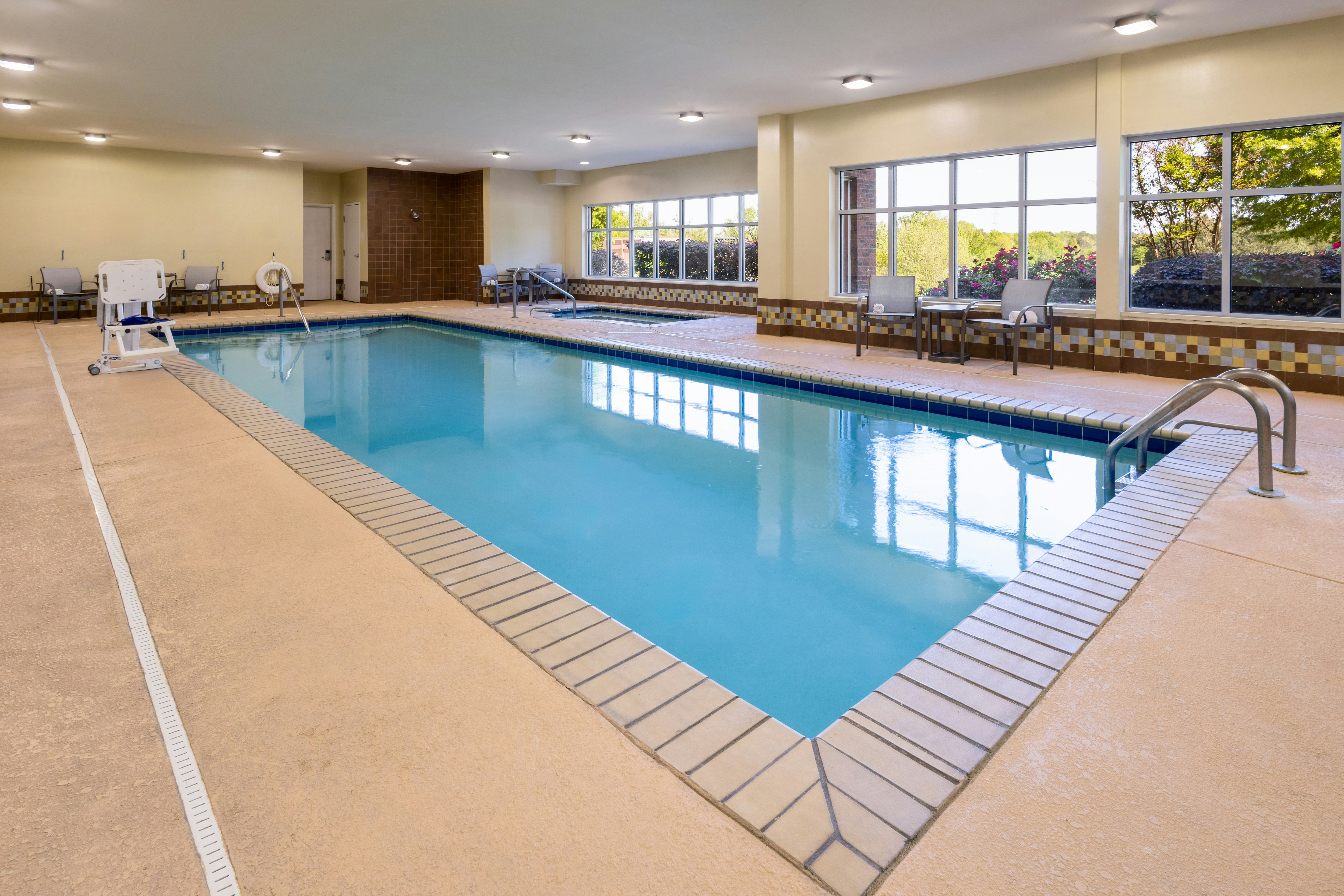 Holiday Inn Express Hotel And Suites Newberry 34/55