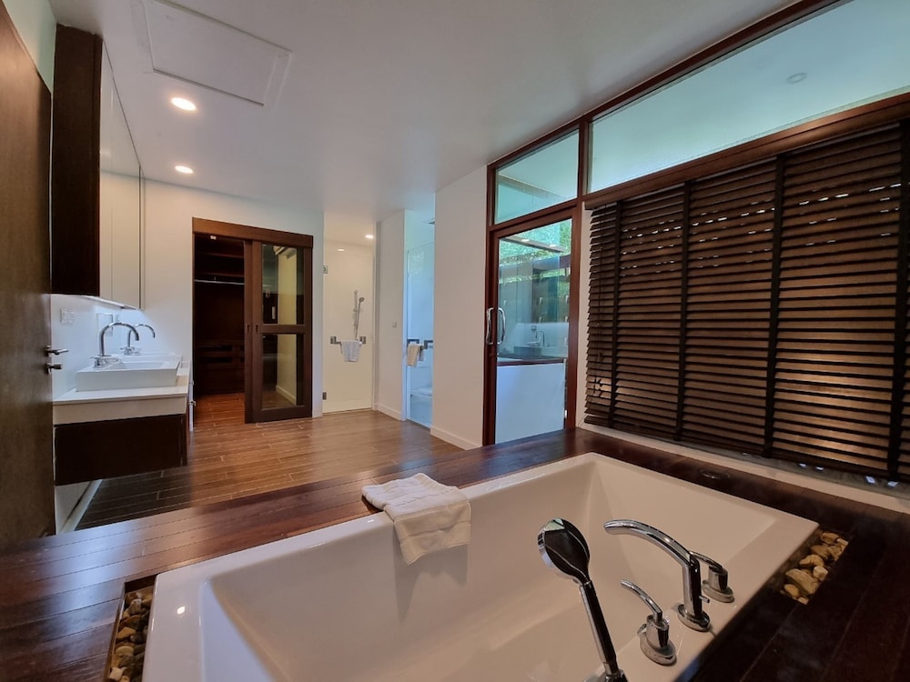 Amatapura Beach Villa 14 51/53
