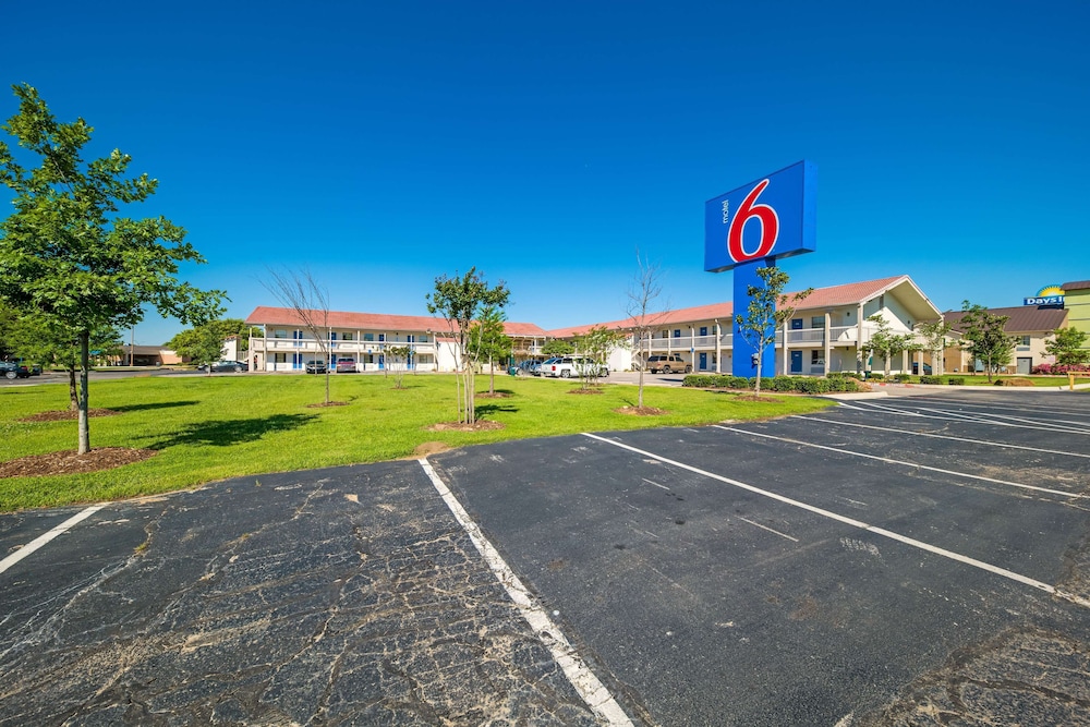 Motel6 Dallas, TX - Farmers Branch 39/47