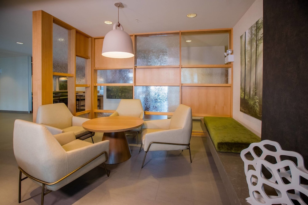 Fairfield Inn & Suites By Marriott Alexandria 24/28