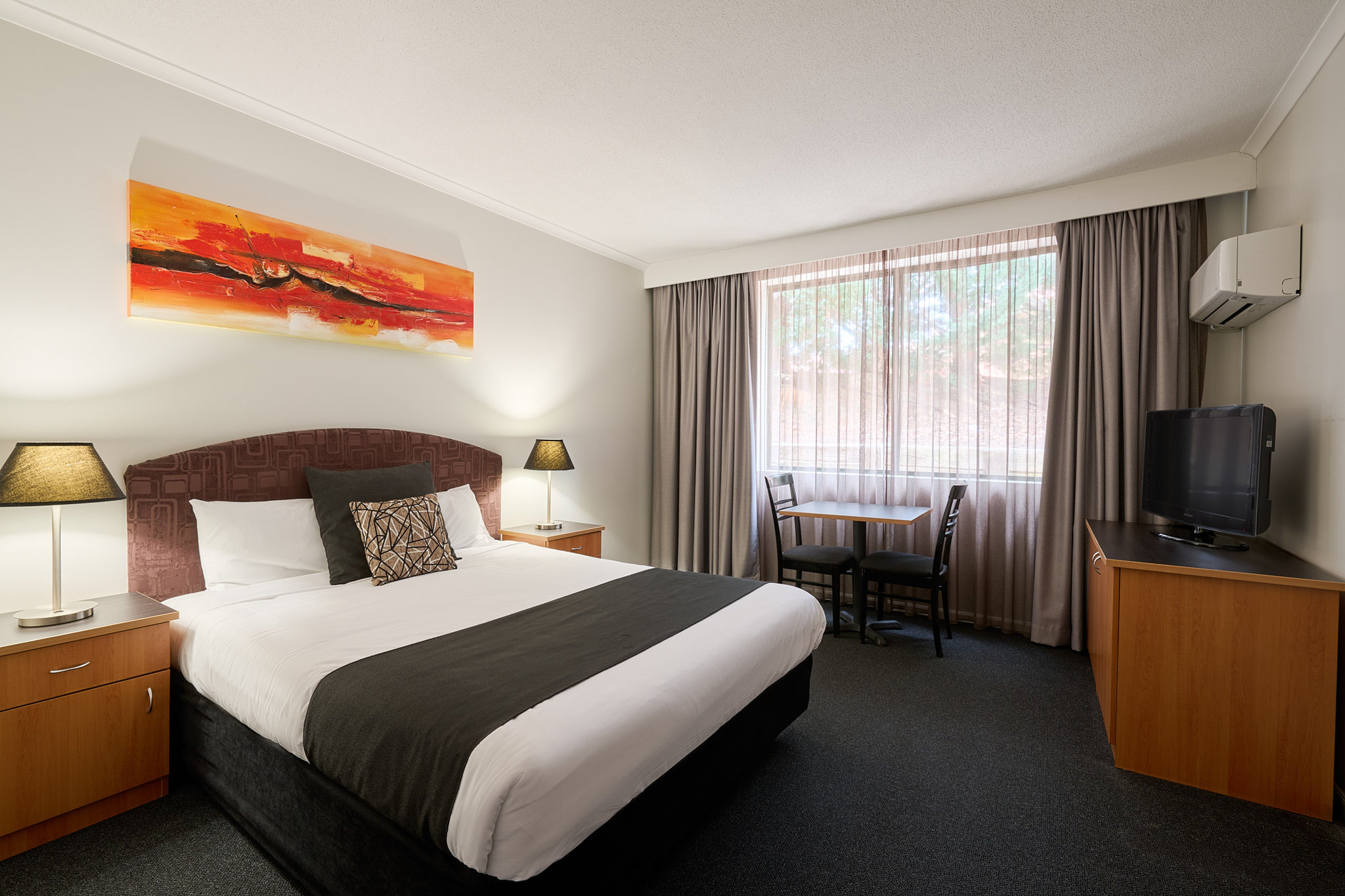Alpha Hotel Canberra 12/41