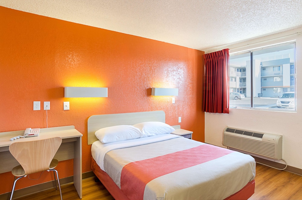 Motel6 Denver, CO – Downtown 33/58