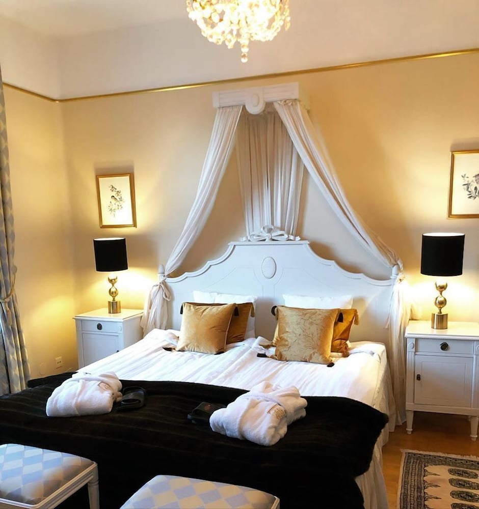 Badhotellet 3/50