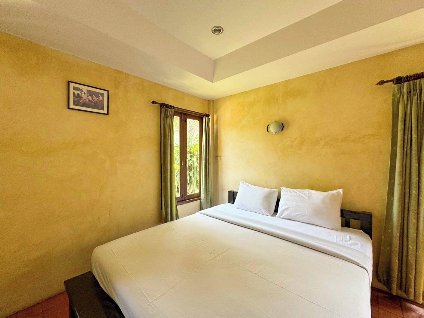 DELUXE, DOUBLE BED