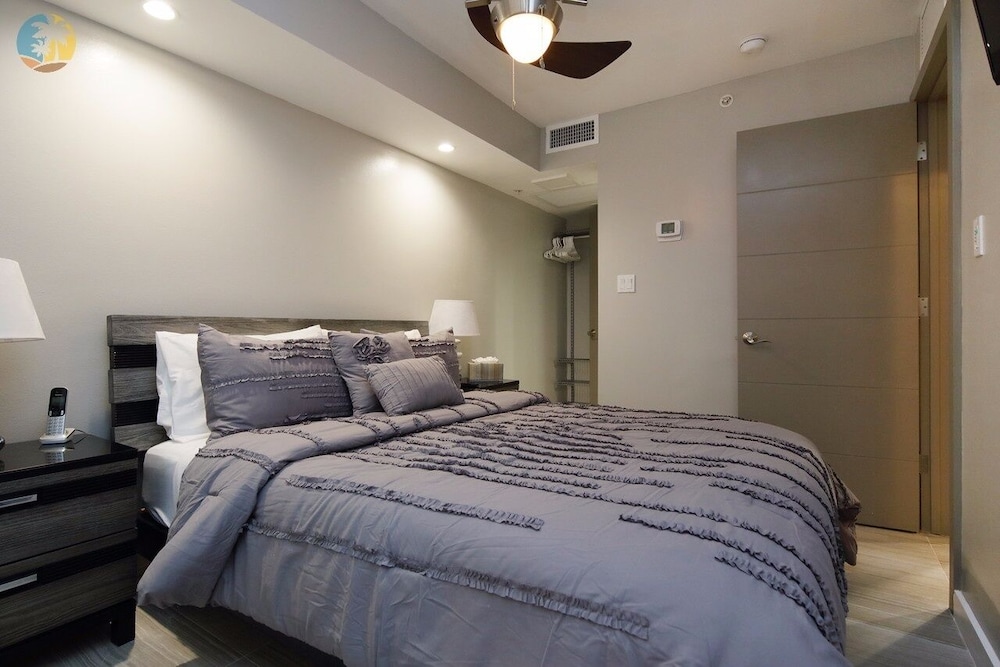 The Alexander All Suite Oceanfront Resort 26/50