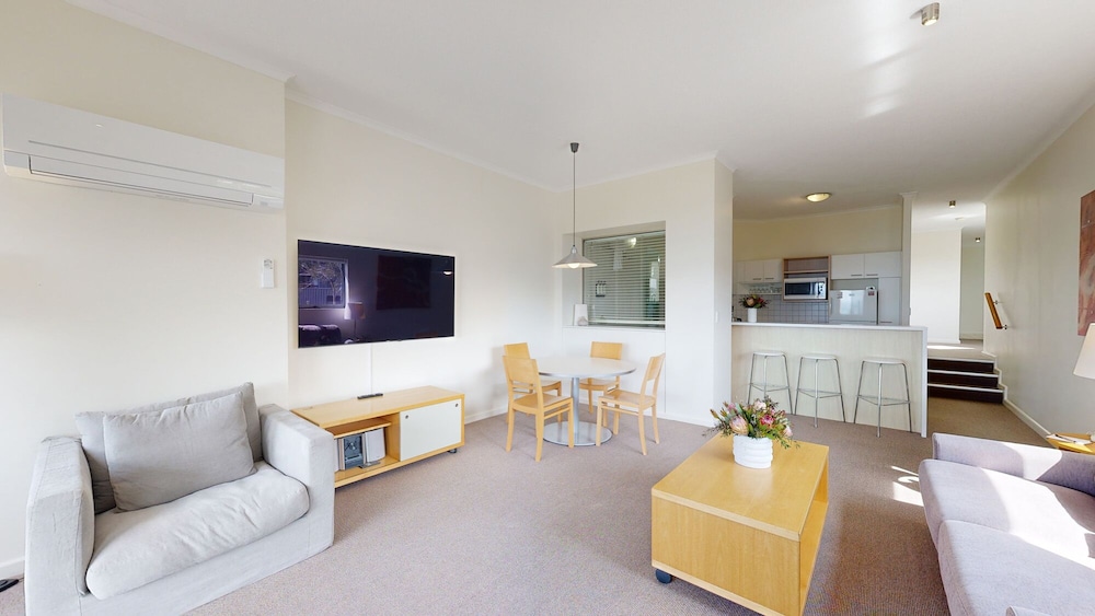 Cumberland Lorne Resort 40/59