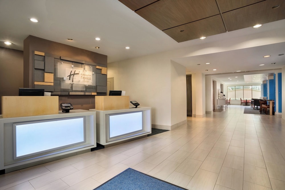 Holiday Inn Express & Suites Dallas NE - Allen 2/55