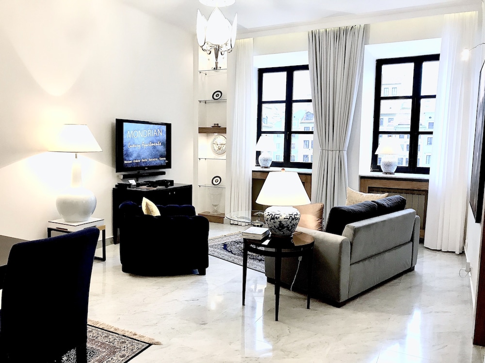 Luxury Apartments Mondrian Market Square 31/50