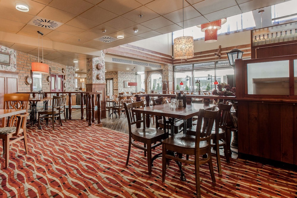 restaurant cafeteria