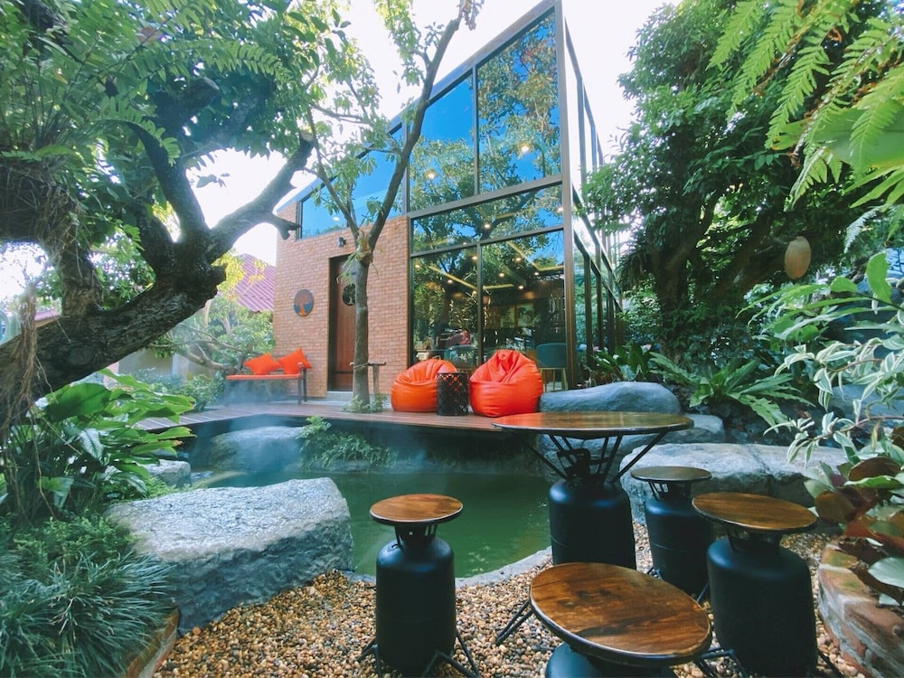 Floraville Phuket Resort 9/67
