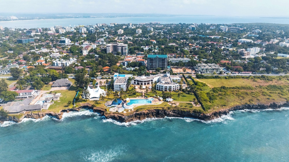 Golden Tulip Dar Es Salaam 64/71